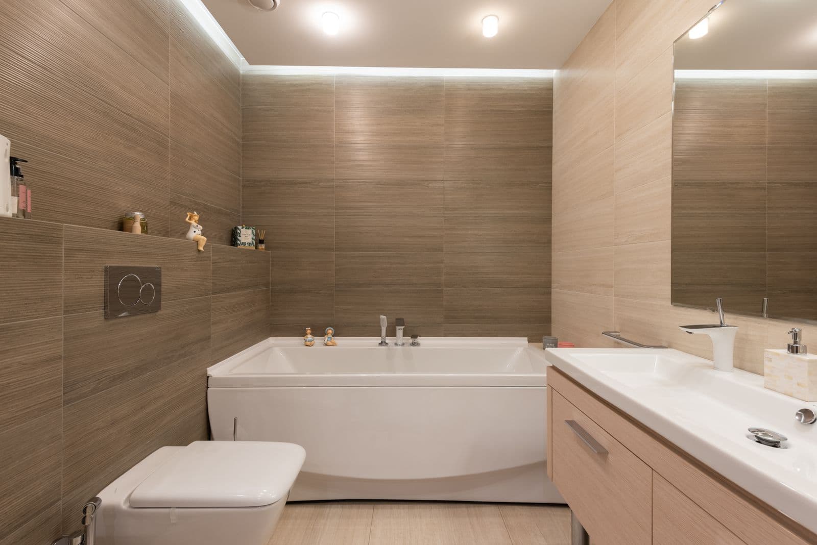 Baignoire îlot, carreaux bois